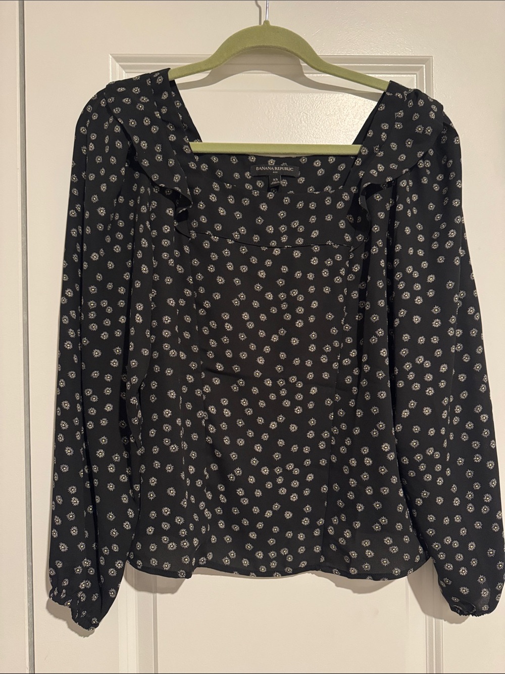 NWOT Banana Republic Black Floral Square-Neck Long Sleeve Blouse